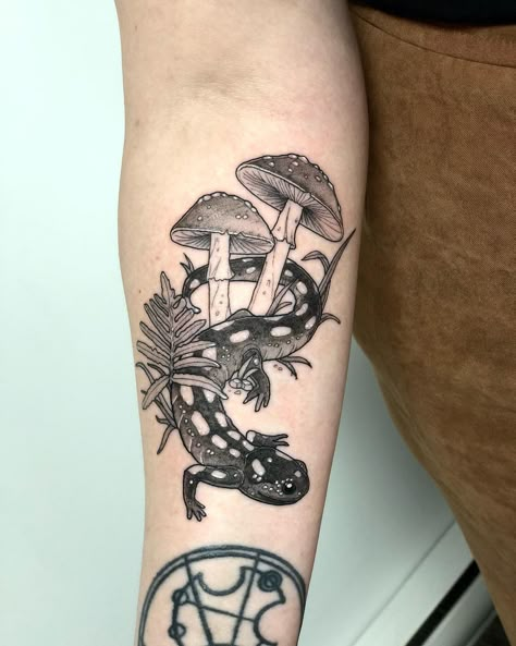 Alex Berens’s Instagram profile post: “Spotted Salamander 🌿 | A dating profile for a successful Spotted Salamander might read: "I'm 32 years old, about the size and girth of a…” Spotted Salamander Tattoo, Masculine Nature Tattoos, Nature Theme Tattoo, Swamp Tattoo Ideas, Sasquatch Tattoo, Cool Knee Tattoos, Pond Tattoo, Salamander Tattoo, Green Man Tattoo