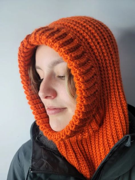 Campfire: a free pattern for a crochet winter hood - ACCROchet Hooded Cowl Crochet Pattern, Crochet Hooded Scarf Pattern, Crochet Hooded Cowl, Crochet Cowl Free Pattern, Crochet Hooded Scarf, Crochet Hood, Hood Pattern, Crochet Neck Warmer, Crochet Hoodie