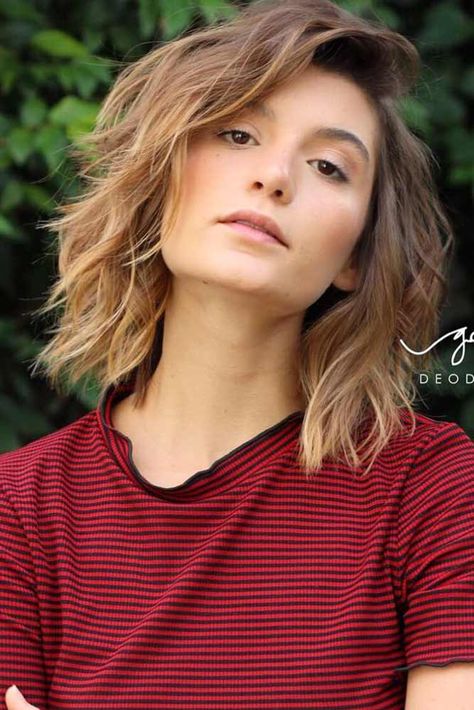 Pretty Shoulder Length Hair, Beachy Waves Shoulder Length Hair, Wavy Lob With Bangs Side Swept, Beachy Bob, Medium Bobs, Shoulder Length Bob Haircut, Bob Ideas, Haircut 2023, Cute Bob Hairstyles