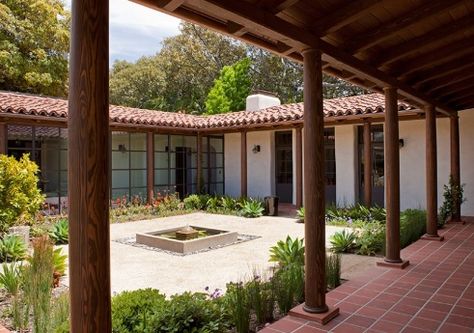 Courtyard Modern Adobe House, Style Hacienda, Modern Adobe, Spanish Courtyard, Boho Glam Home, Hacienda Style Homes, Clay Roof Tiles, Spanish Tiles, Farmhouse Architecture