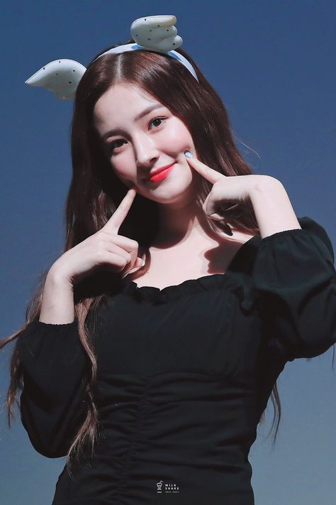 #nancy #momoland Nancy Momoland, Health Insurance, Insurance, Black Dress, Health, Hair, Black