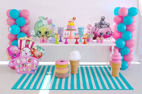 Tablescape from Stylish Shopkins Birthday Party at Kara's Party Ideas. See more at karaspartyideas.com! Shopkins Birthday Party Ideas, Shopkins Party Decorations, Shopkins Bday, Shopkins Birthday Party, Shopkins Party, Shopkins Birthday, Amazing Cake, Fabulous Birthday, Christmas Party Supplies