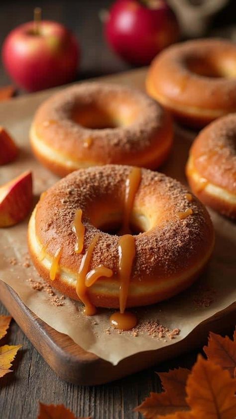 Spiced Apple Cider Donuts With Caramel Glaze Caramel Glazed Donut, Autumn Donut Recipe, Baked Cider Donuts Recipe, Caramel Donut, Sweets For Diabetics, Apple Cider Donuts Recipe, Apple Donuts, Creamy Pudding, Caramel Glaze