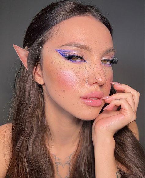 Pretty Elf Makeup, Fairy Elf Costume Makeup, Simple Elf Costume, High Elf Makeup, Flower Elf Makeup, Elf Make Up Ideas, Elf Queen Costume, Elf Makeup Looks Halloween, Elfen Make Up