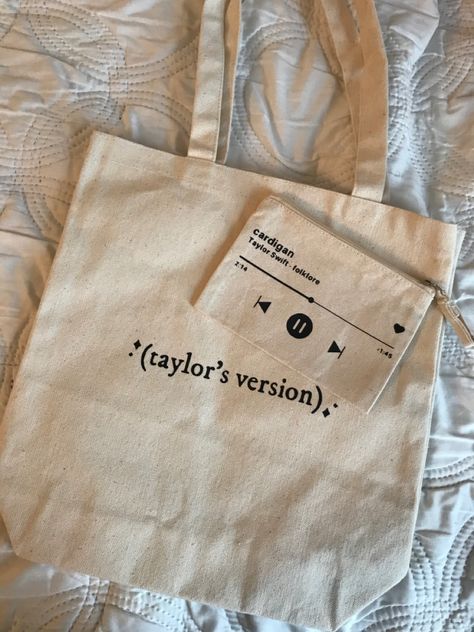 Diy Tote Bag Design, Handpainted Tote Bags, Desain Tote Bag, Totes Ideas, Diy Tote, Design Tote Bag, Taylor Swift Cute, Painted Tote, Taylor S