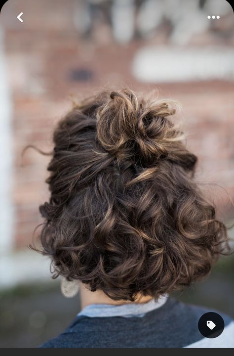 Half Up Short Wavy Hair, Curly Hair Top Knot Half Up, Homecoming Hair Short Curly, Cute Curly Bob Hairstyles, French Short Curly Hair, Healthy Short Curly Hair, Short Curly Hairstyles Color Ideas, Natural Curly Hair Messy Bun, Short Curly Half Up