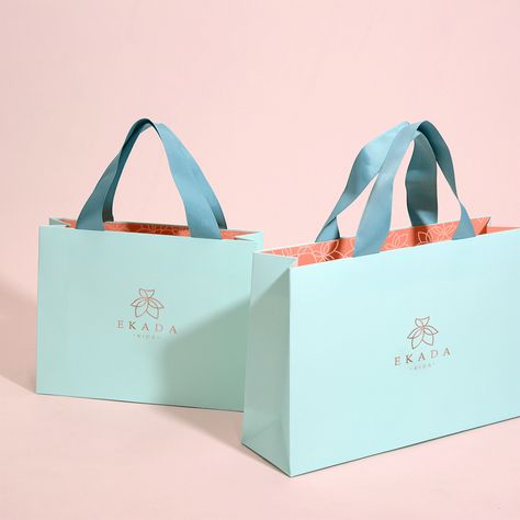 Luxury Brand Packaging, Luxury Paper Bag, Shoping Bag, Packaging Design Ideas, Shopping Bag Design, Paper Bag Design, Luxury Packaging Design, Retail Bags, Packaging Ideas Business