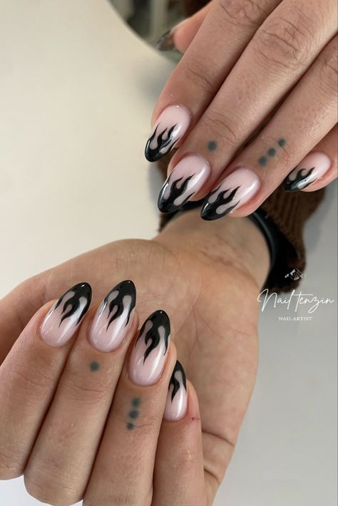 Fire Design Nails Acrylic, Flame Tip Nails Almond, Silver Fire Nails, Round Flame Nails, Black Nails White Flames, Nails With Fire Flames, Black French Tip Nails With Flames, Black Flame Almond Nails, Black And White Flame Nail Designs