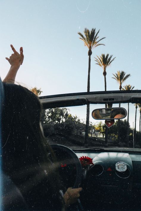 Photo Idea, inspiration, photography, modeling, convertible, car, aesthetic Best Road Trip Songs, Road Trip Songs, Driving Aesthetic, Travel Songs, Vsco Pictures, Travel Picture Ideas, Sandiego California, Car Driving, Valentine Photography