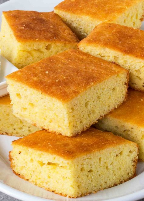 Sweet Yankee cornbread. A favorite of New Englanders! This version made with Greek yogurt and extra cornmeal. Great with chicken or chili. #sidedish #thanksgiving #baking #bread Thanksgiving Baking, Baking Recipes For Kids, Coffee Cakes, Corn Bread Recipe, Baking Bread, Simply Recipes, Baking With Kids, Quick Breads, Sweet Bread