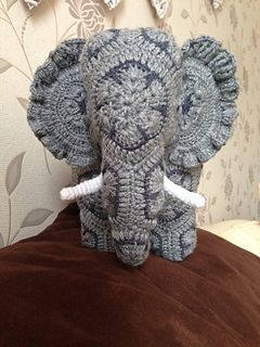 Granny Square Elephant Free Pattern, African Flower Elephant Pattern Free, African Flower Crochet Animals Free Pattern Granny Squares, African Flower Crochet Animals Free Pattern, African Flower Elephant, Hexagon Animals, Crochet Elephant Pattern Free, Crocheted Elephant, African Flower Crochet Animals