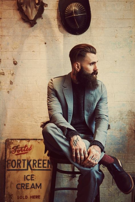 Trying to get an idea of what Dillon's hair will look like long + beard! Ricki Hall, Men Poses, Hipster Photography, Man With A Beard, Estilo Hipster, Hipster Beard, Beard Tattoo, Awesome Beards, Mens Fashion Rugged