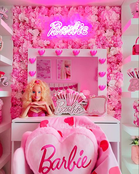 Girly Pink Bedroom Princesses, Barbie Bedroom Aesthetic, Barbie Bedroom Ideas Kids, Mcbling Bedrooms, Barbie Room Ideas Bedrooms, Barbie Airbnb, Barbie Themed Room, Girly House Decor, Victoria Bedroom