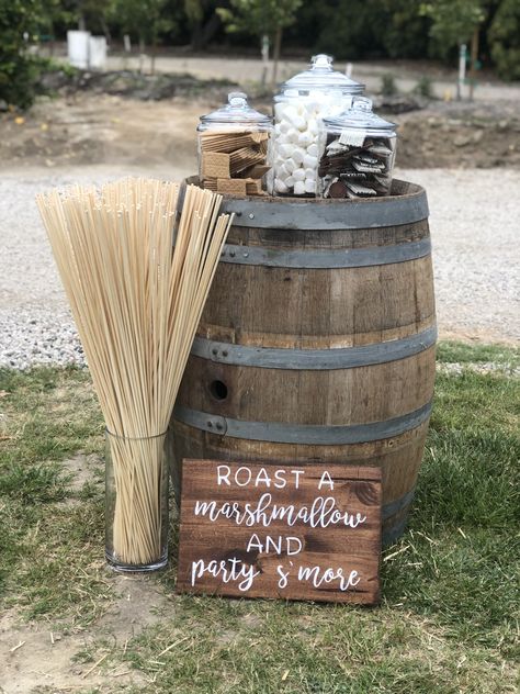 Wedding Smores Station, Smores Station, Bonfire Party, Backyard Reception, S'mores Bar, Future Wedding Plans, Outdoor Wedding Decorations, Cute Wedding Ideas, Western Wedding