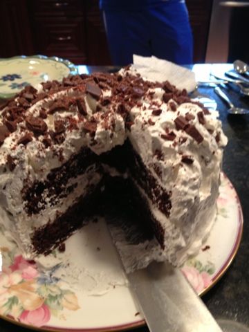 Hershey Bar cake... my sister gave me this recipe originally and it is one of my absolute FAVORITE cake recipes! Super easy and DELICIOUS! The icing makes it :) Hershey Bar Cake, Hershey Bar Cakes, Lasagna Dinner, Candy Bar Cake, College Boy, Bar Cake, Heath Bars, Hershey Bar, Pie Cake