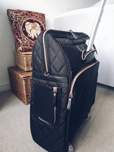 Travel Hack Pro Cabin Bag Review: The Most Stylish Women's Carry-On - While I'm Young Traveling Essentials, Retro Revival, Travel Hack, Cabin Bag, Leather Luggage Tags, Leather Luggage, Pink Eyes, Consumer Products, Laptop Pocket