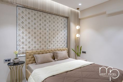 Purn Pushottam Nivas | Meet Patel Architects (MPA) | Ahmedabad – Interiorlover Projects Indian Bedroom Design, Indian Bedroom Decor, House Interior Design Styles, Modern Bedroom Interior, Bed Design Modern, Bedroom False Ceiling Design, Bedroom Bed Design, Cupboard Design, घर की सजावट