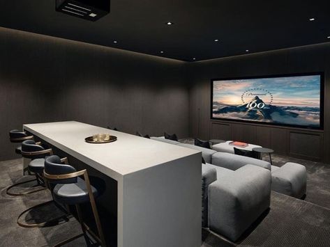 16 Cool Man Cave Ideas to Inspire Your Man Cave Design Home Theater Room Design, Extra Space Storage, Theater Room Design, Home Cinema Room, At Home Movie Theater, Home Theater Rooms, Home Theater Design, Home Theatre, Kitchen Family Rooms