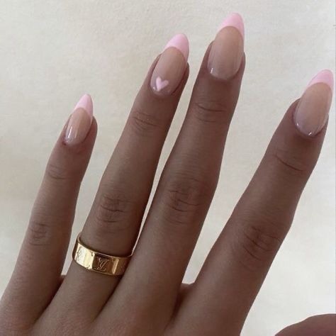 Teen Nail Art, February Nails Ideas, Europe Nails, Fake Nails For Kids, Cute Almond Nails, Dark Pink Nails, Teen Nails, Kids Nail Designs, Graduation Nails