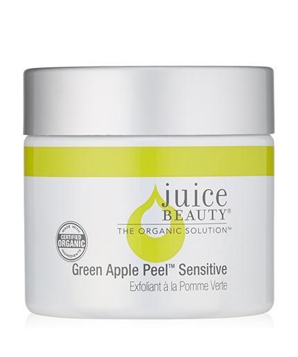 As much as we love a refreshing face mask, a deep pore cleanser, or a midday face mist, there's nothing quite as satisfying as an at-home peel. They're quick, efficient, and make skin look brighter almost immediately. If you enjoy a good "treat yo' self moment," you're in luck: Rank & Style just Skin Care Routine For Teens, Luxury Facial, Exfoliating Mask, Beauty Tips For Face, Juice Beauty, Peeling Skin, Chemical Peel, Natural Face, Beauty Skincare