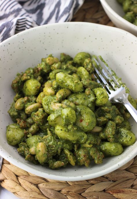 Creamy Pesto Gnocchi with White Beans and Sausage is an easy and ultra satisfying main dish. It's the perfect weeknight meal done in 30 minutes or less! White Beans And Sausage Recipe, Crisp Gnocchi, Gnocchi With Italian Sausage, White Beans And Sausage, Creamy Pesto Gnocchi, Pesto Gnocchi, Creamy Pesto Sauce, Beans And Sausage, Spinach Pesto