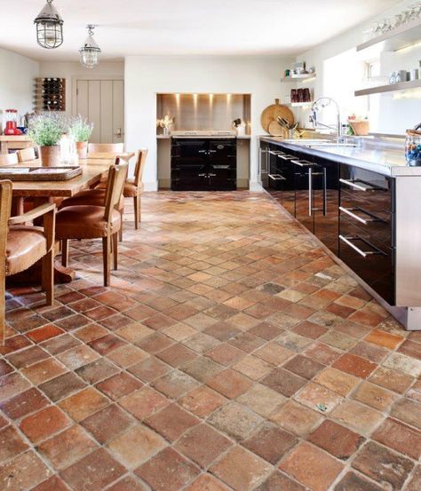 Terracotta Floor Tiles Kitchen, Terracotta Kitchen Floor, Terracotta Tiles Kitchen, Terracotta Kitchen, Country Kitchen Flooring, Kitchen Floor Tiles, Terracotta Floor Tiles, French Terracotta, Reclaimed Tile