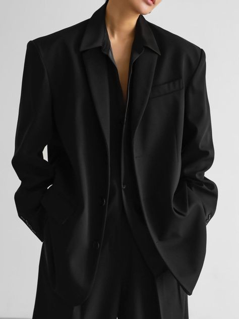 Black Trousers Outfit, Black Shirt Outfits, Black Blazer Outfit, Black Pants Outfit, Long Sleeve Outfits, Concept Clothing, Single Button Blazer, Classic Style Women, All Black Outfit