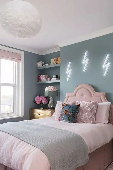 40 Awesome Teen Girl Bedroom Decor Ideas - Shelterness Girls Blue Bedroom, The Pink House, Future Board, Girls Bedroom Colors, Teenage Room, House Bedroom, Pink House, Girl Bedroom Decor, Blue Rooms