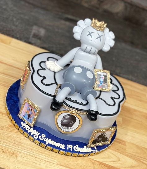 Supreme Cake Ideas, Kaws Cake, Sweet Sixteen Themes, Kaws Companion, Basketball Party Decorations, 13 Birthday, Nerf Party, Money Cake, Cake Birthday Cake