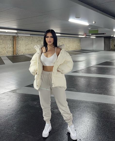 Outfits With Air Max 97 Women, White Air Max 90 Outfit Woman, Nike 97 Outfit Women, Air Max 97 Outfit Women Baddie, White Air Max Outfit, Airmax 97 Outfit Women, Nike 97 Outfit, Air Max 97 Outfits, Airmax 97 Outfit