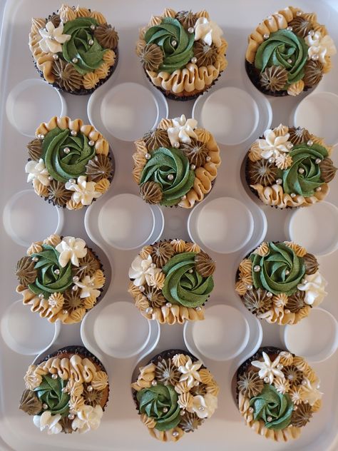 Deer Hunting Cupcakes, Duck Hunting Cupcakes, Woodland Theme Cake Pops, Woodland Cupcakes Baby, Forest Theme Cupcakes, Woodland Cupcakes Forest Themes, Woodland Baby Shower Cupcakes, Woodland Theme Cupcakes, Safari Baby Shower Cupcakes