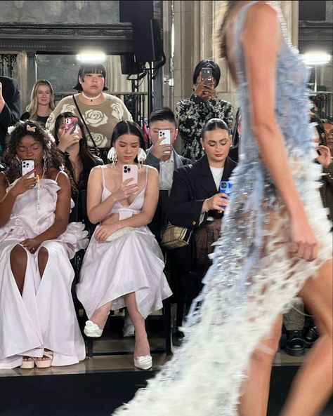 Sitting front row at London Fashion Week, fairy clothing, girly aesthetic, high fashion Fashion Show Aesthetic, Fashion Week Aesthetic, Fashion Dream Job, Drømme Liv, Fashion Jobs, Model Lifestyle, Career Fashion, Model Aesthetic, Fashion Marketing