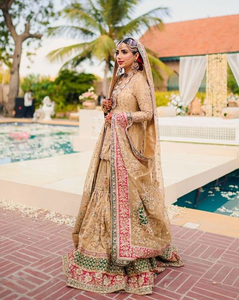 Bridal Gharara, Saboor Aly, Dress Fashion Photography, Saboor Ali, Nikkah Bride, Game Portal, Nikah Outfit, Nikah Dress, Html 5