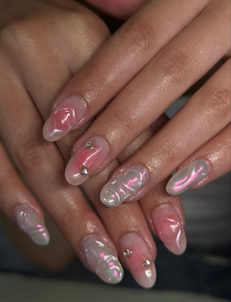 3d nail art 3d Abstract Nail Art, Abstract Wedding Nails, 3d Clear Gel Nail Art, Short Nails 3d Design, Aesthetic Round Nails, 3d Nail Art Short Nails, Short 3d Nails, Japan Nails Design, 3d Gel Nail Art