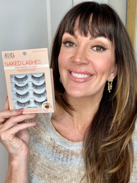 Unfortunately, as we age, one of the things that tend to fade away is our lash line. Learning how to apply fake eyelashes on mature skin is well worth the effort! Do not underestimate the beautiful impact that a pair of false eyelashes can have on a face! They are a great way to enhance your eye beds, eye makeup, and create a more awake and feminine look. In this blog post, I will go over step-by-step on how to help you apply false eyelashes with ease. Get started here. Fake Lashes Applying, Apply Fake Eyelashes, Remove Eyelash Glue, False Eyelashes Tips, Fake Eyelashes Applying, Eyelashes How To Apply, Best False Lashes, False Lashes Makeup, Best Fake Eyelashes