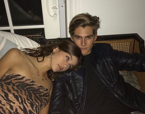 kaia & presley gerber Presley Walker Gerber, Kaia And Presley Gerber, Presley Gerber, Kaia Gerber Style, Old Fashioned Love, Kaia Gerber, Cindy Crawford, Her Brother, Beauty Fashion