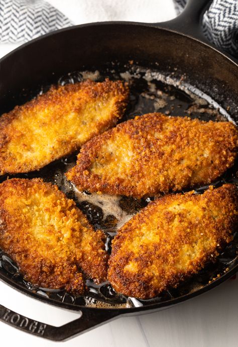 Cast Iron Fried Chicken, Italian Chicken Cutlets, Italian Sides, Easy Parmesan Crusted Chicken, Fried Breaded Chicken, Fried Chicken Breast Recipe, Pan Fried Chicken Breast, Parmesan Crusted Chicken Recipe, Fried Chicken Cutlets