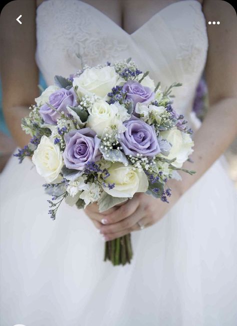 Prom Flowers Purple, Lilac Wedding Florals, Purple White Bouquet, Lilac Wedding Theme, Wedding Flowers Lilac, Lavender And White Roses, Bridal Flowers Bouquet, Purple And White Roses, Lavender Rose Bouquet