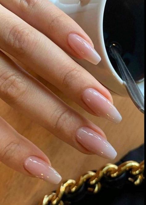 CHIC MINIMALIST NAILS | WEDDING NAILS Natural Acrylic Nails, Milky Nails, Classy Nail Designs, Casual Nails, Classy Acrylic Nails, Soft Nails, Nagel Inspo, Neutral Nails, Minimalist Nails