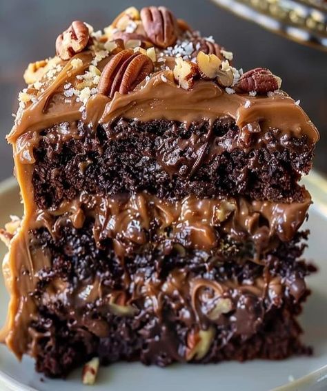 Beatoze Caramel Chocolate Cake, Unsweetened Cocoa Powder, Pecan Cake, Caramel Pecan, Caramel Cake, Caramel Chocolate, Chocolate Pecan, Dessert Salads, Chocolate Caramels