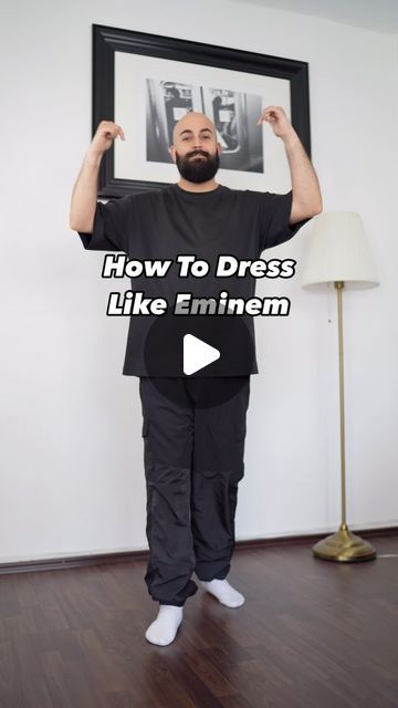 Ugur Bilmen | Fashion - Creator 🧿 on Instagram: "How To Dress Like „Eminem“. Which celeb next?  . . #fashion #eminem #baggyjeans #styletips #slimshady #outfitideas #streetwear #fashionreel #mensfashion  . . how to style , outfit ideas , streetwear , ootd , baggy outfit, 90sfashion, 2000 fashion , baggy fit ,Nike Air Force 1 , streetstyle , eminem style , slim shady , eminem" Eminem Fashion 90s, Eminem Fashion Style, Eminem Outfits Slim Shady, Eminem 2000 Style, Eminem 2000s Outfits, Eminem Costume Halloween, How To Dress Like Eminem, Slim Shady Outfit, Slim Shady Costume