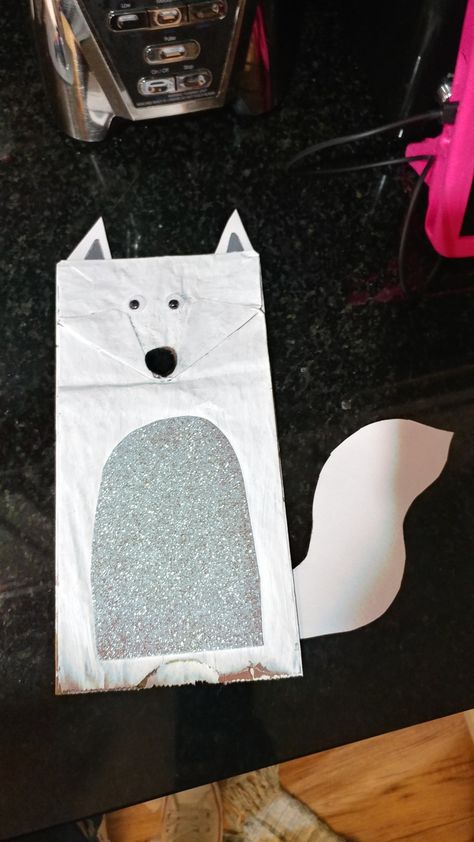 Made this with my 4 year old for her class project. They are studying artic animals and she wanted to make an artic fox.  Super easy. Paint white with acrylic paint, black pom pom for nose, googly eyes, ears and tale are construction paper, belly is sparkly foam. Enjoy! Polar Fox Craft, Arctic Fox Crafts For Kids, Artic Fox Preschool Activities, Artic Fox Crafts For Toddlers, Attic Animals Craft, Artic Animals Crafts For Preschool, Artic Activities For Preschool, Arctic Theme Classroom, Artic Animal Crafts For Preschoolers