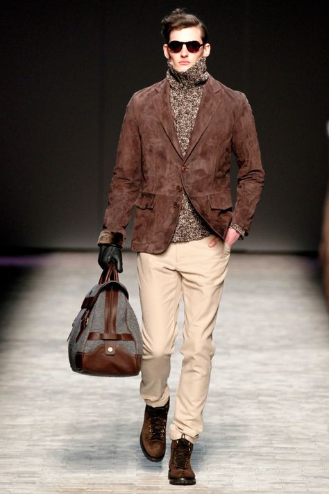 Joseph Abboud Photo 35 Leather Jacket Runway, Jacket Runway, Casual Trends, Joseph Abboud, Men's Leather Jacket, Men's Bags, Brown Jacket, Runway Show, Chic Fashion