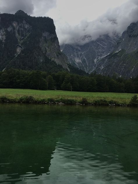 Rainy Mountains Aesthetic, Raining Mountain, Rainy Mountains, Rainy Nature, Rainy Vibes, Iphone Wallpaper Mountains, Rainy Lake, Dark Mountains, Beach Colors