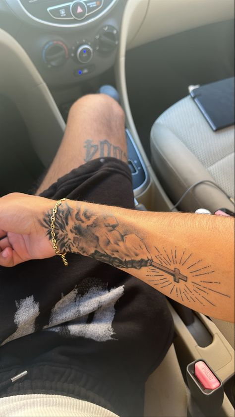 Blitz Tattoo, Arm Tattoos For Guys Forearm, Tattoo Homme, Tattoo Ideas Males, Forearm Tattoo Quotes, Half Sleeve Tattoos Forearm, Quarter Sleeve Tattoos, Simple Tattoos For Guys, Cute Hand Tattoos