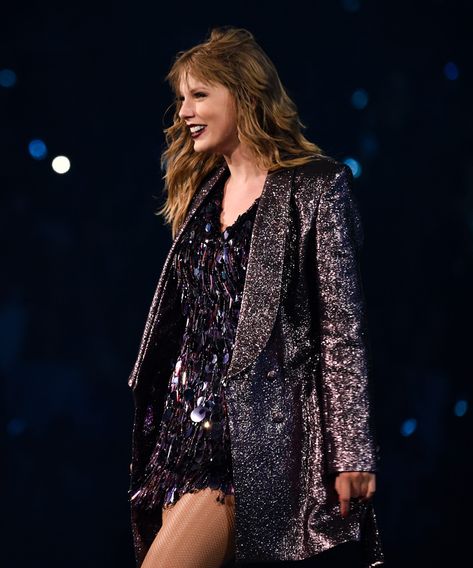 Taylor Swift 壁紙, Taylor Swift Halloween Costume, Taylor Swift Costume, Taylor Swift Fotos, Dresses With Cowboy Boots, American Queen, Reputation Era, Swift Tour, Tier Dress