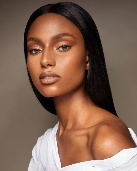 Beauty Photography Black Skin, Professional Photo Shoot Black Women, Beauty Model Face Photography, Black Model Headshots, Neutral Makeup Looks For Brown Eyes, Face Model Poses, Photo Shots Ideas, Melanin Photoshoot Ideas, Beauty Shots Photography