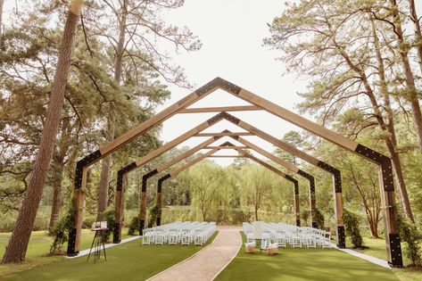 Forever 5 Events Best Wedding & Event Venues in Conroe | Wedding Chicks Wedding Venue Pergola, Wedding Venue Parking Lot, Wedding Venue Exterior Design, Event Building Ideas, Simple Wedding Venue Ideas, Outdoor Event Space, Event Venue Design, Open Air Chapel, Wedding Pavilion