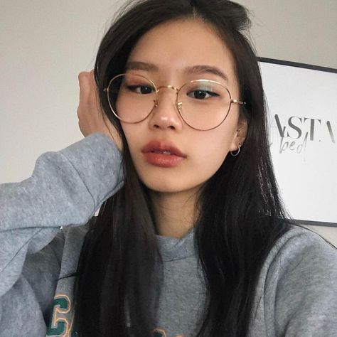 Korean Glasses Frames, Frames For Round Faces, Asian Glasses, Clear Glasses Frames Women, Korean Glasses, Glasses Inspo, Glasses For Round Faces, Cute Glasses Frames, Glasses Aesthetic