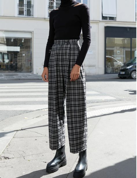 Checkered Pants Outfit, Plaid Pants Outfit, Pixie Market, Academia Style, Checkered Pants, Academia Fashion, Cute Pants, New Dresses, Grey Plaid